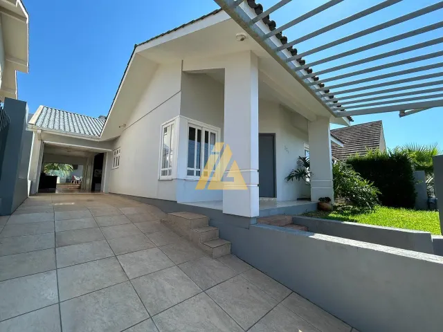 Casa com 3 dormitórios