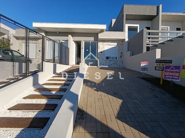 Casa geminada com 2 dormitórios