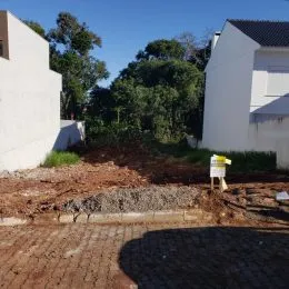 Foto de um terreno com terra e cascalho em Lajeado, Brasil.