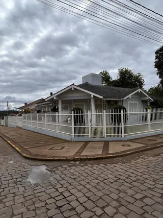 Casa com 3 dormitórios