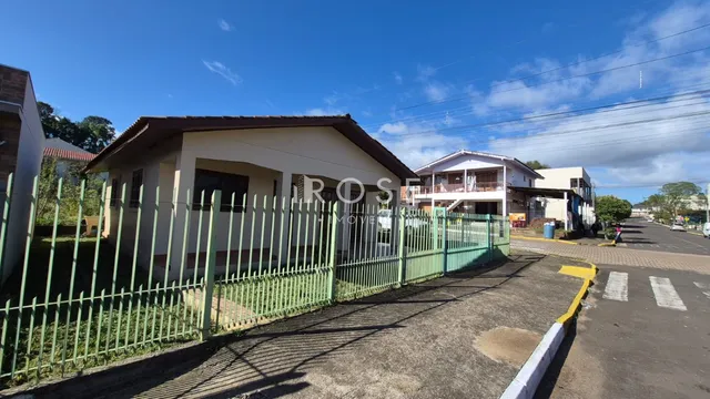 Casa com 1 dormitório