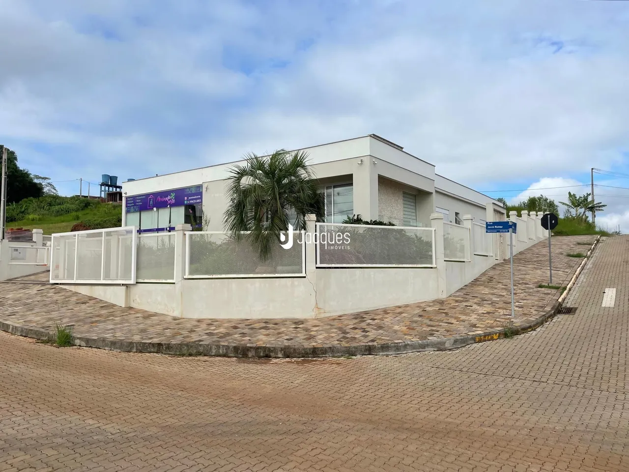 Casa com 4 dormitórios, foto 1