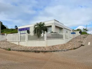 Casa com 4 dormitórios, foto 1