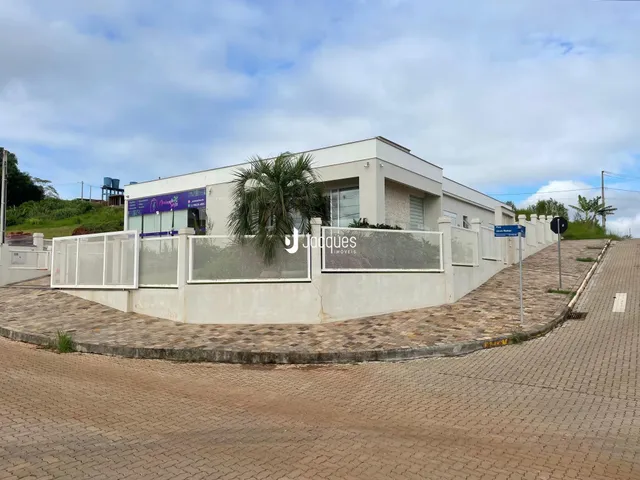 Casa com 4 dormitórios