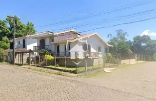 Casa com 4 dormitórios