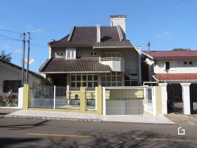 Casa com 6 dormitórios