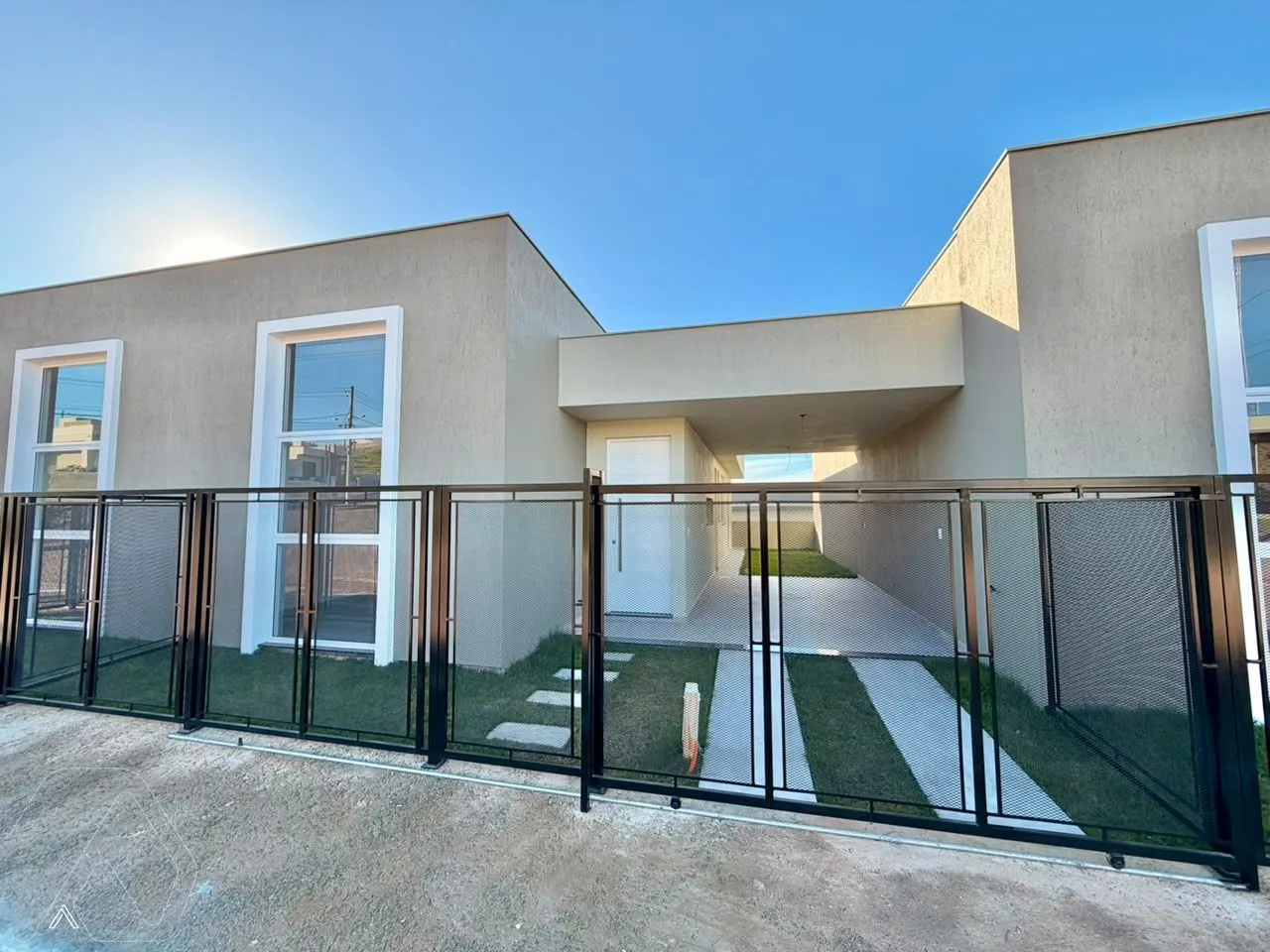 Casa geminada com 2 dormitórios, foto 1