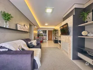 Esta é uma foto da sala de estar de um imóvel em Lajeado, Brasil.