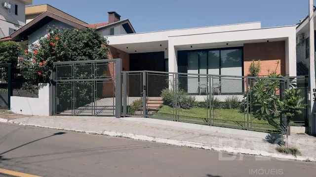 Casa com 4 dormitórios