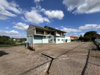 Vista da fachada de uma residência em Lajeado, Brasil.