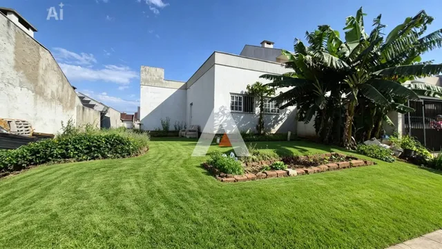 Casa com 1 dormitório