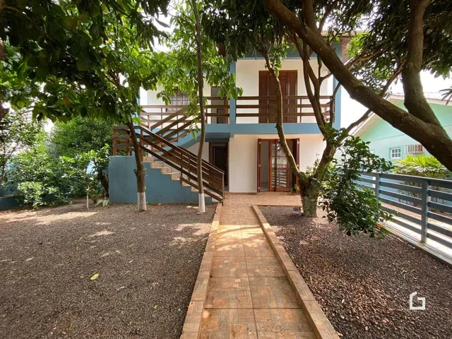 Casa com 4 dormitórios