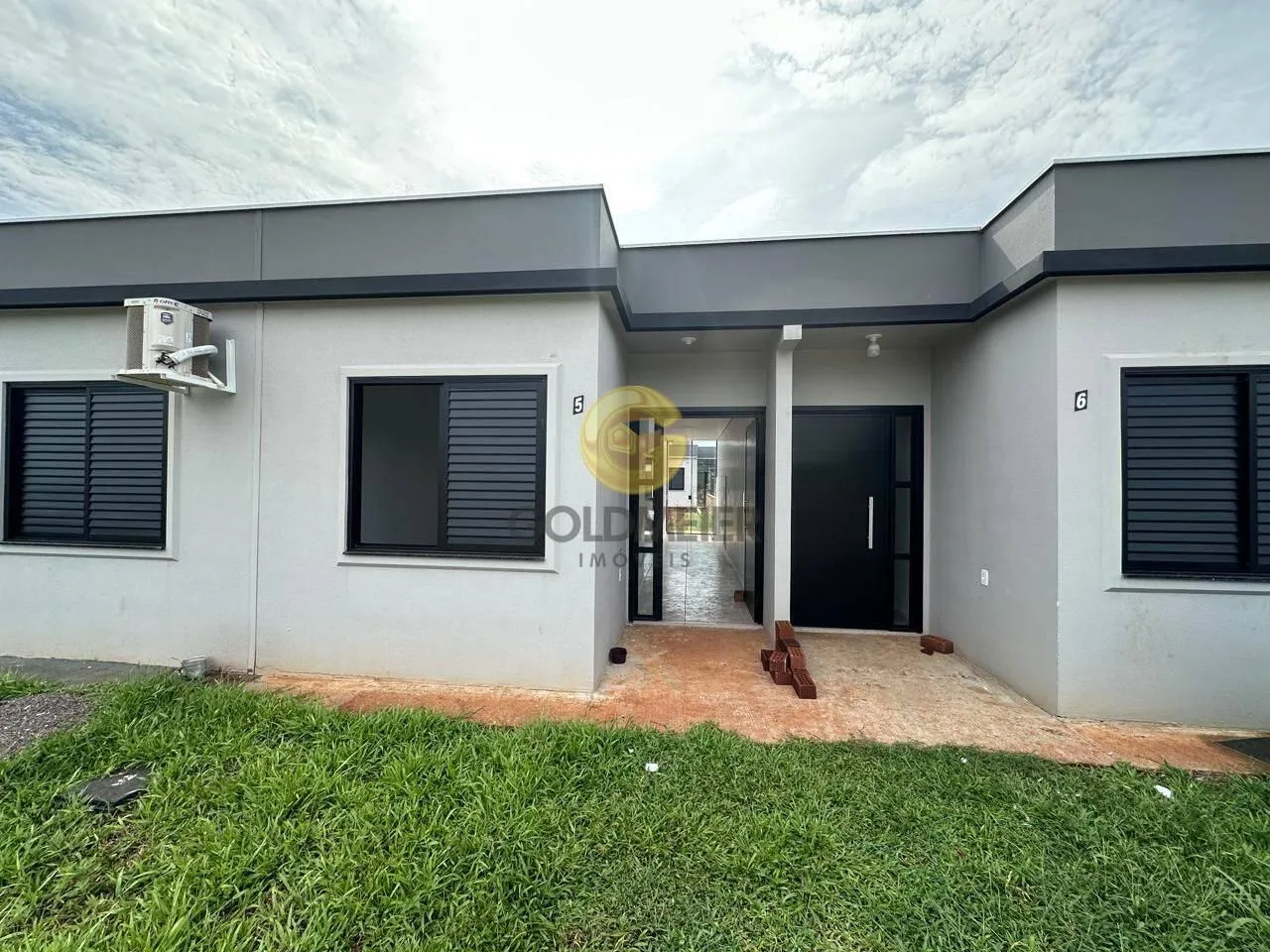 Casa com 2 dormitórios, foto 1