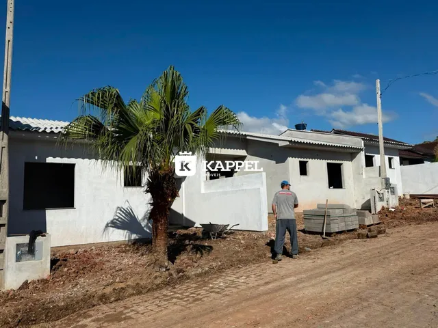 Casa geminada com 2 dormitórios