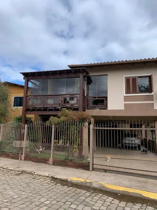 Casa com 5 dormitórios