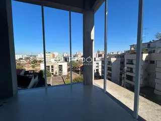 Varanda com vista panorâmica da paisagem urbana de Lajeado.