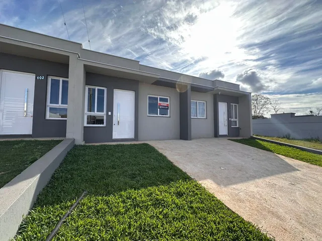 Casa geminada com 2 dormitórios