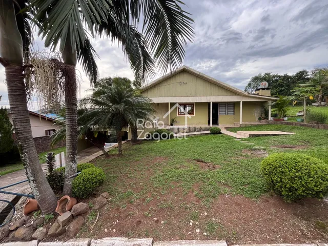 Casa com 4 dormitórios