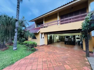 Casa com 4 dormitórios, foto 1