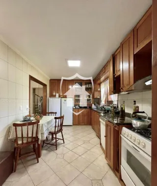 Casa com 4 dormitórios, foto 3
