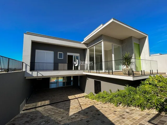 Casa com 3 dormitórios