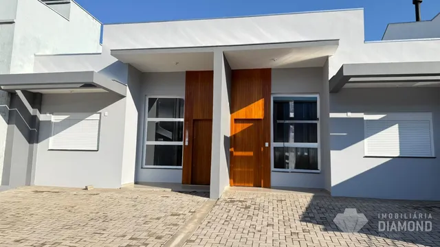 Casa geminada com 2 dormitórios