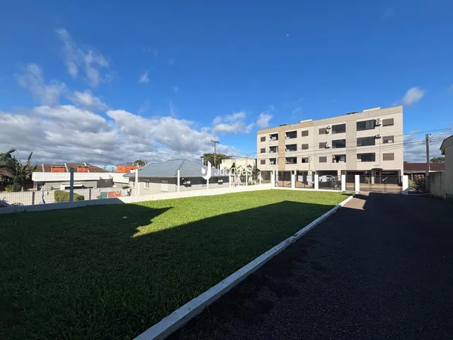 Vista da fachada de um imóvel residencial em Lajeado, Brasil.