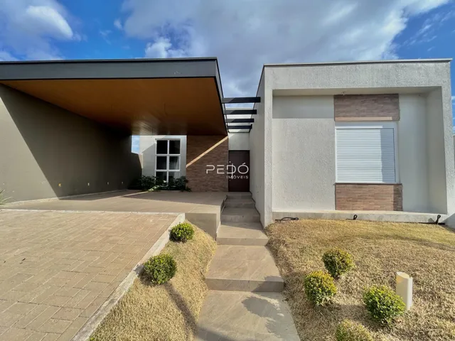 Fachada externa de uma residência moderna em Lajeado, Brasil.