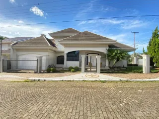 Casa com 5 dormitórios, foto 1
