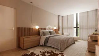 Quarto com cabeceira de madeira e decoração moderna.