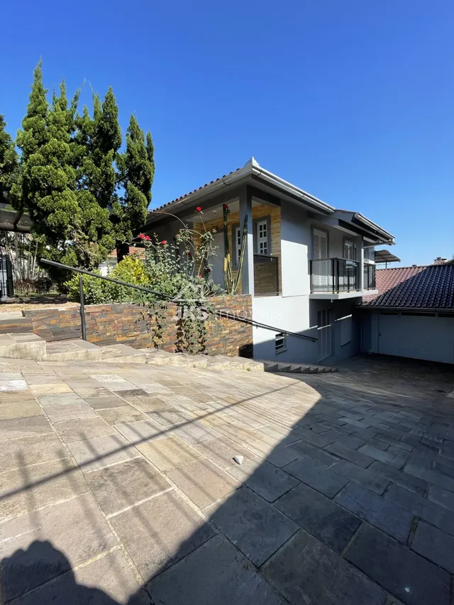 Casa com 4 dormitórios