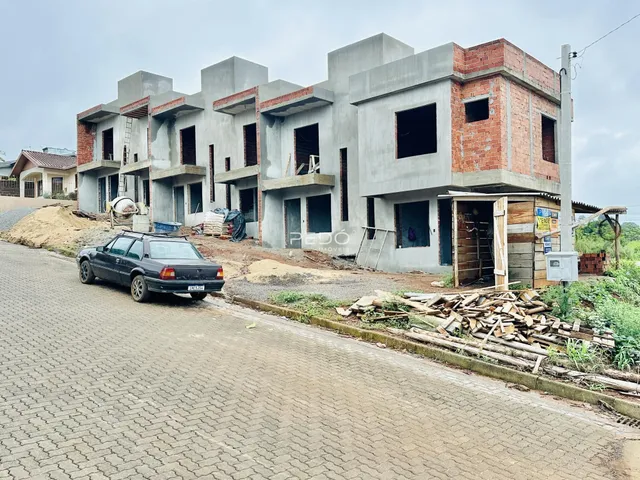 Fachada de um imóvel em construção na Lajeado, Brasil.