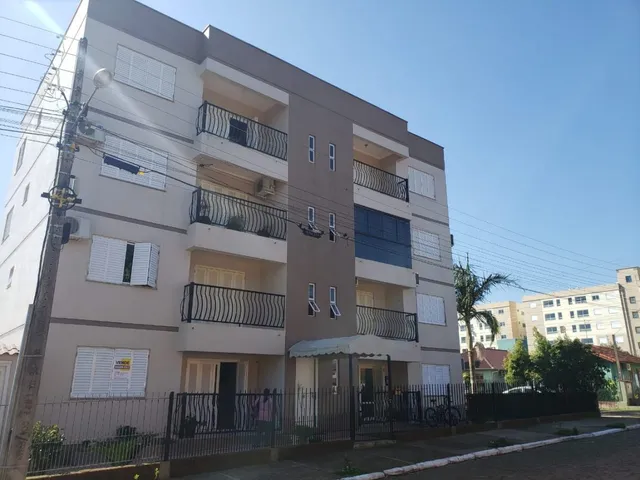 Fachada de um prédio residencial em Lajeado, Brasil com varandas.