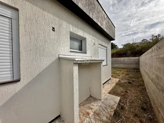 Vista da fachada de uma casa em Lajeado, Brasil.