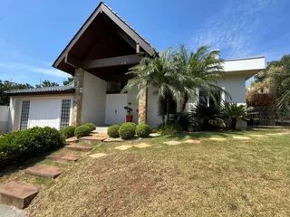 Casa com 4 dormitórios, foto 1