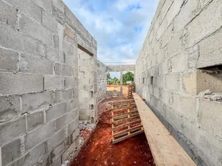 Parede de concreto em uma construção em Lajeado.