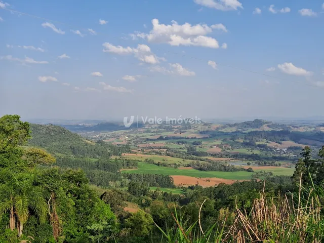 Área rural com 3 dormitórios