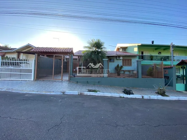 Casa com 4 dormitórios