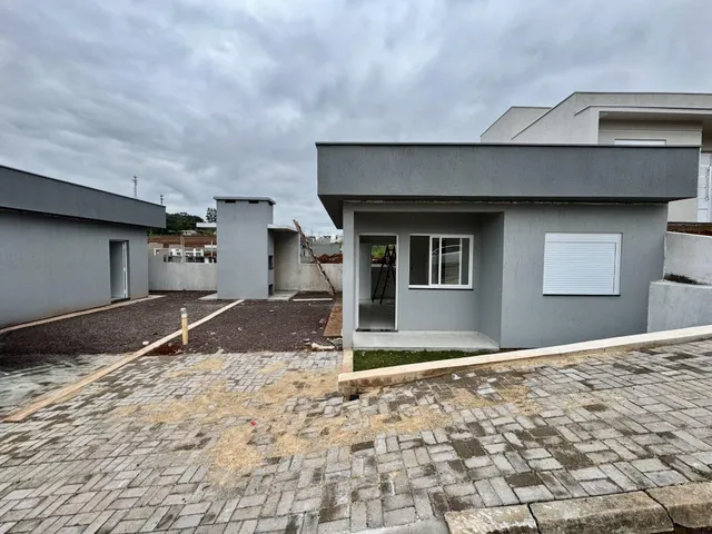 Casa geminada com 2 dormitórios