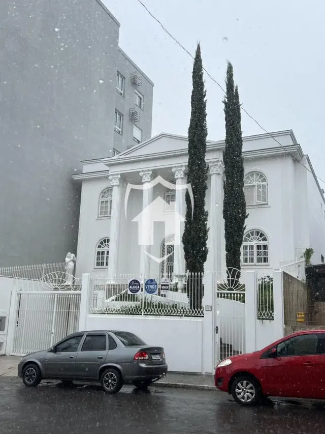 Casa com 5 dormitórios