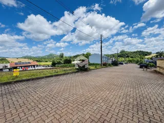Vista da estrada pavimentada em uma área rural de Lajeado.
