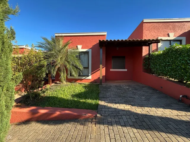 Casa geminada com 2 dormitórios