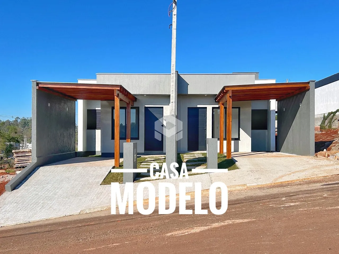Vista externa de uma casa moderna em construção em Lajeado, Brasil.