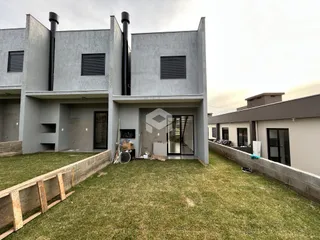 Fachada de uma residência em construção em Lajeado, Brasil.