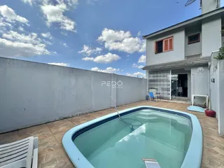 Foto de uma piscina externa em um imóvel em Lajeado, Brasil.