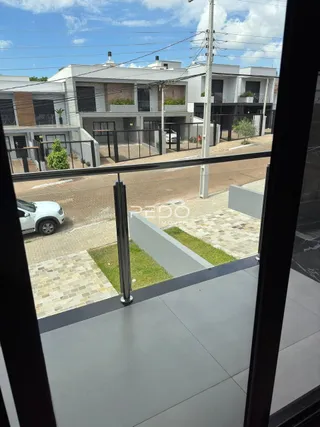 Fachada de uma residência moderna em Lajeado, Brasil.