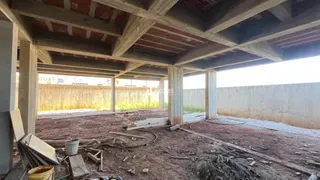 Vista da estrutura de concreto de uma construção em Lajeado, Brasil.