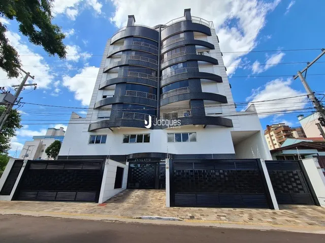 Fachada moderna de um edifício residencial em Lajeado, Brasil.