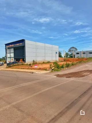 Fachada de um prédio comercial em Lajeado, Brasil.