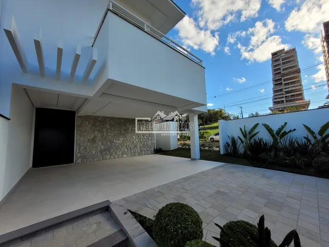Sobrado com 3 dormitórios